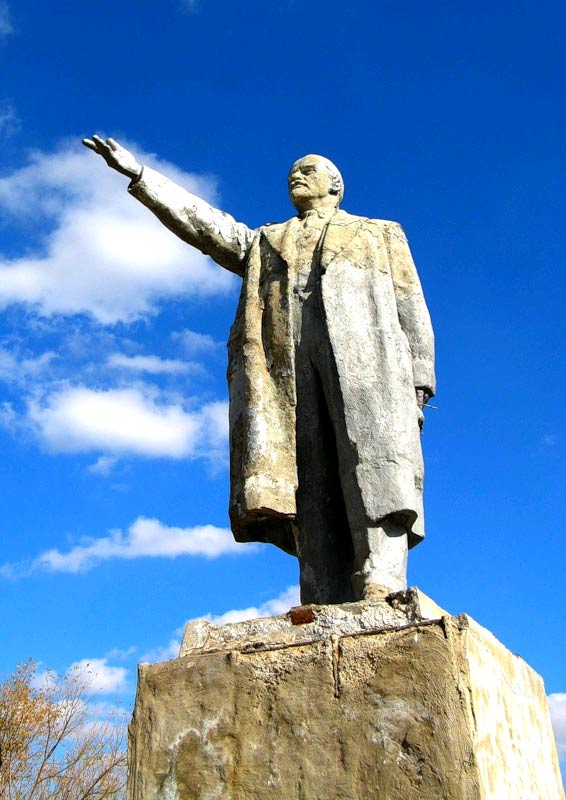 скульптура Ленина, Павловская, Павловский район
