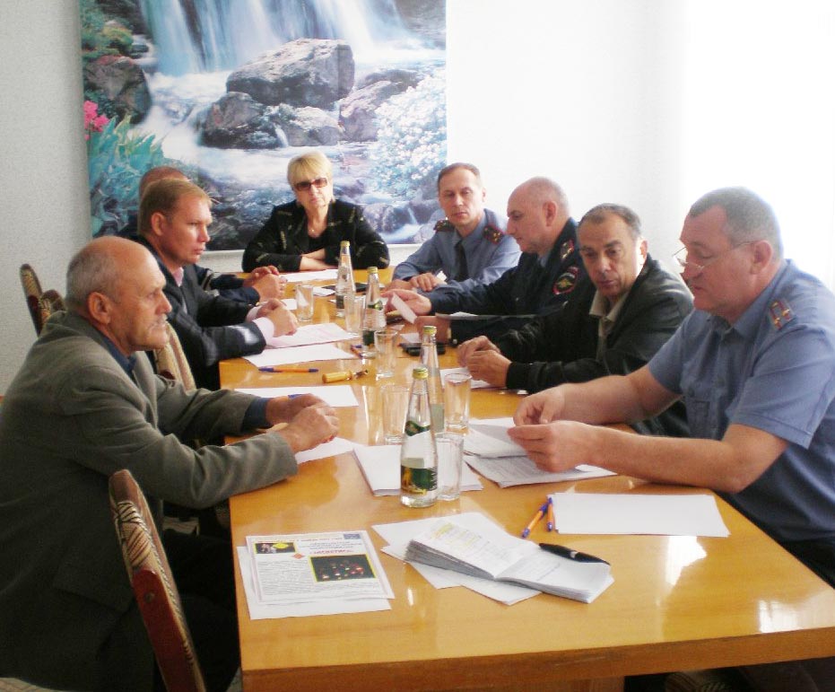 Участники круглого стола в редакции газеты "Единство"
