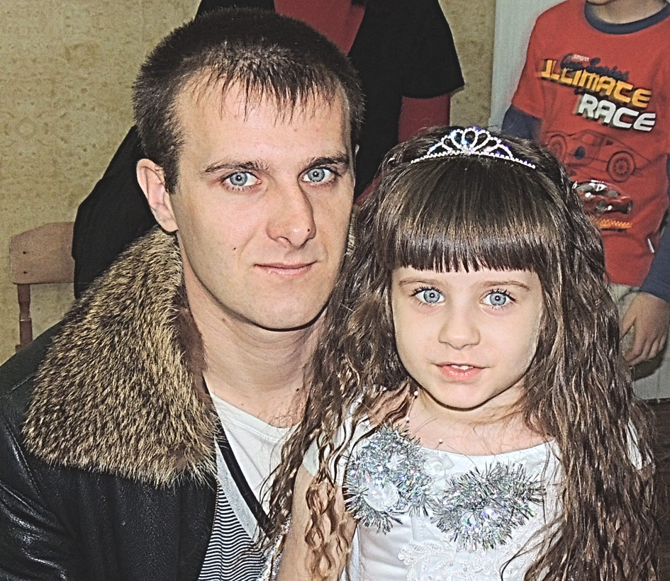 «Мы очень похожи с тобой, папочка».           А. Кривенков и дочка Катя.