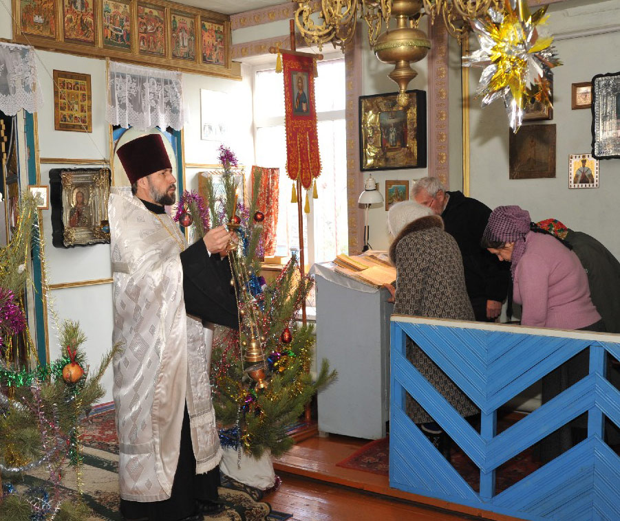 Служба в Свято-Казанском храме в январе 2013 года
