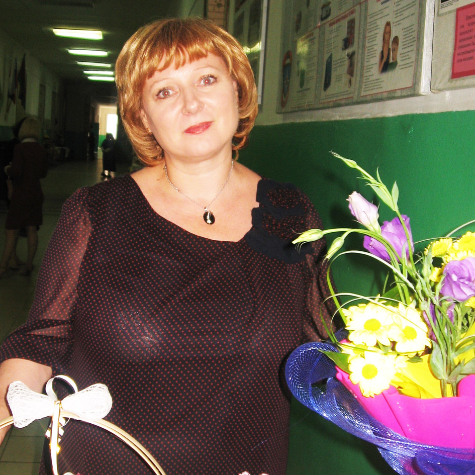 Тамара Васильевна МИХАЙЛЕНКО – замдиректора по воспитательной работе в СШ № 2. 