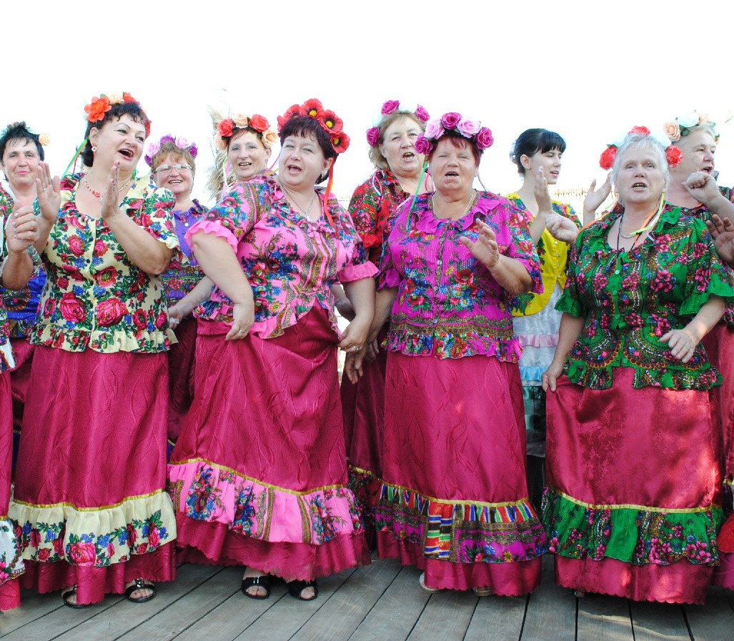 Любимые народом кубанские песни исполнял на фестивале хор  из поселка Северного
