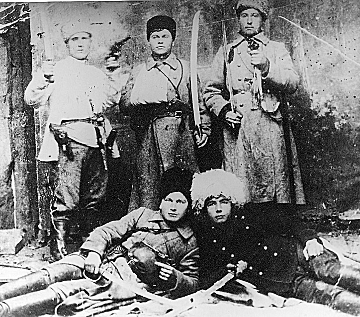 Павловчане – участники Гражданской войны  (примерно 1920 год) (из фондов архивного отдела)