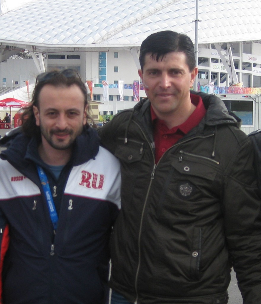 Василий Вирченко работает инженером в диализном центре. С юности увлечён спортом. В составе мобильной группы павловчан побывал на Олимпиаде. 