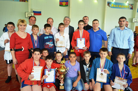 VI турнир по самбо на кубок главы Павловского района собрал дюжину команд Кубани и Адыгеи.