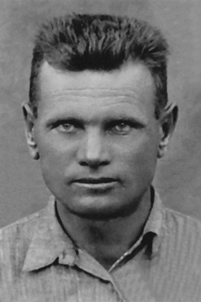 Максим Федерович ДОСТОВ. Он был председателем одного из незамаевских колхозов с 1933 по 1938 г. Ушел на фронт в 1942 году и пропал без вести