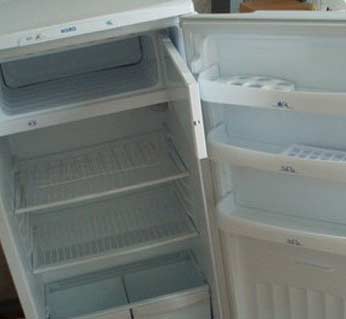 Унесли …   холодильник