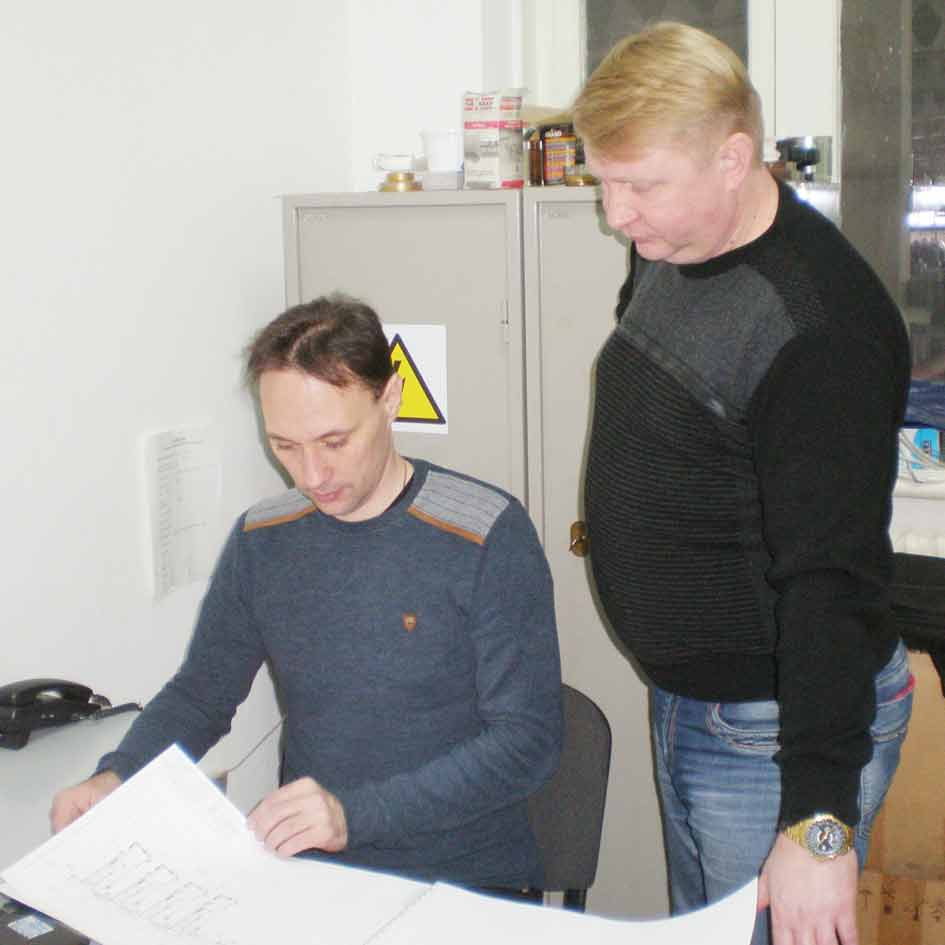 Слева направо: В.П. Коротков и А.Р. Мазаев