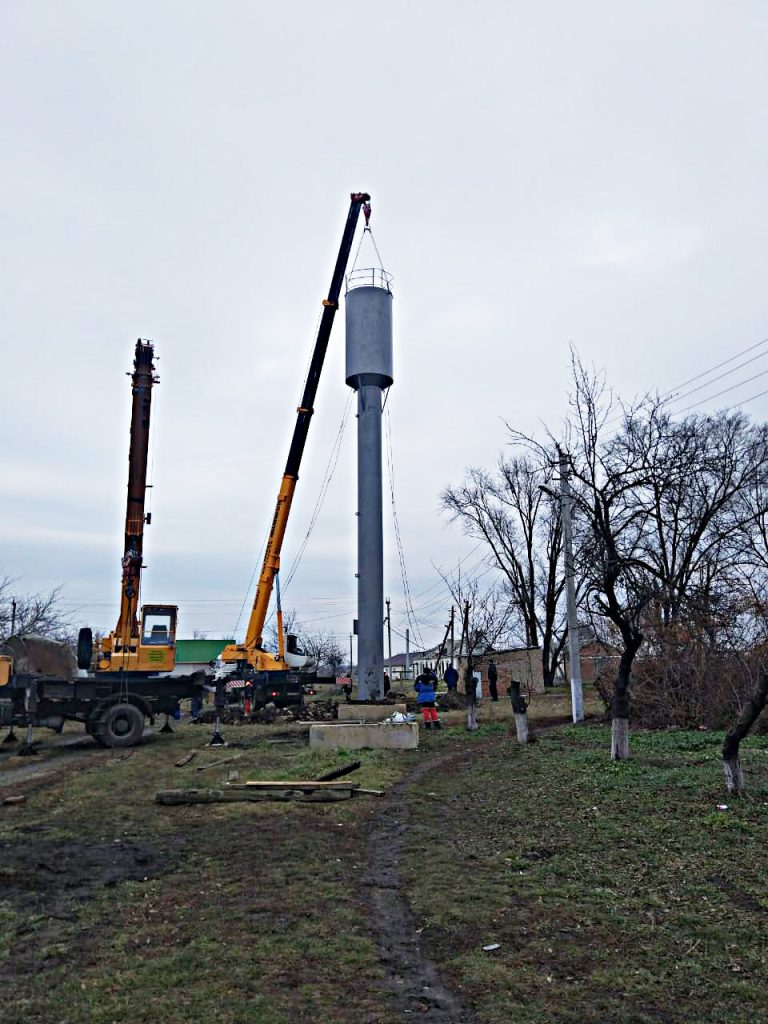 Монтаж новой водонапорной башни в станице Старолеушковской. «Единство», Павловский район, 