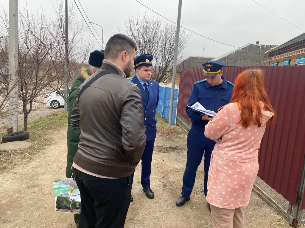 Руководство прокуратуры Павловского района провело выездной приём семей  военнослужащих | 21.02.2024 | Павловская - БезФормата